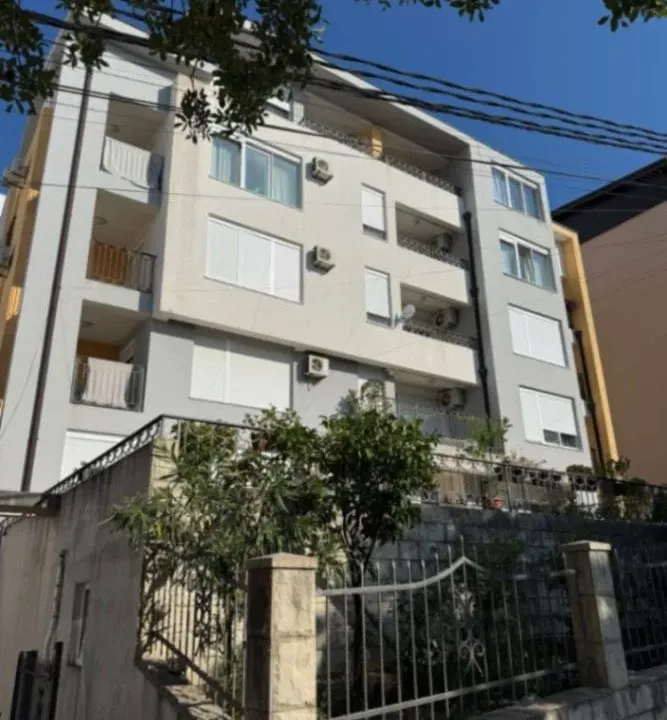 Sale, two bedroom apartment, 68m², Dobre Vode, Bar