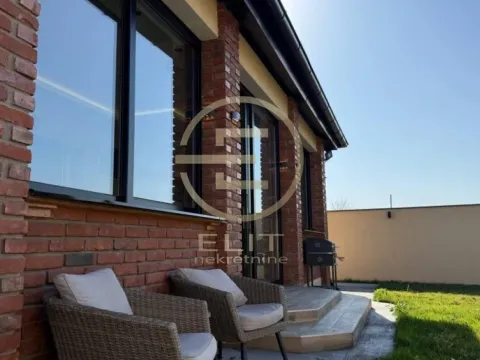 Prodaja, kuća, 165m², Petrovaradin, Novi Sad - image 18