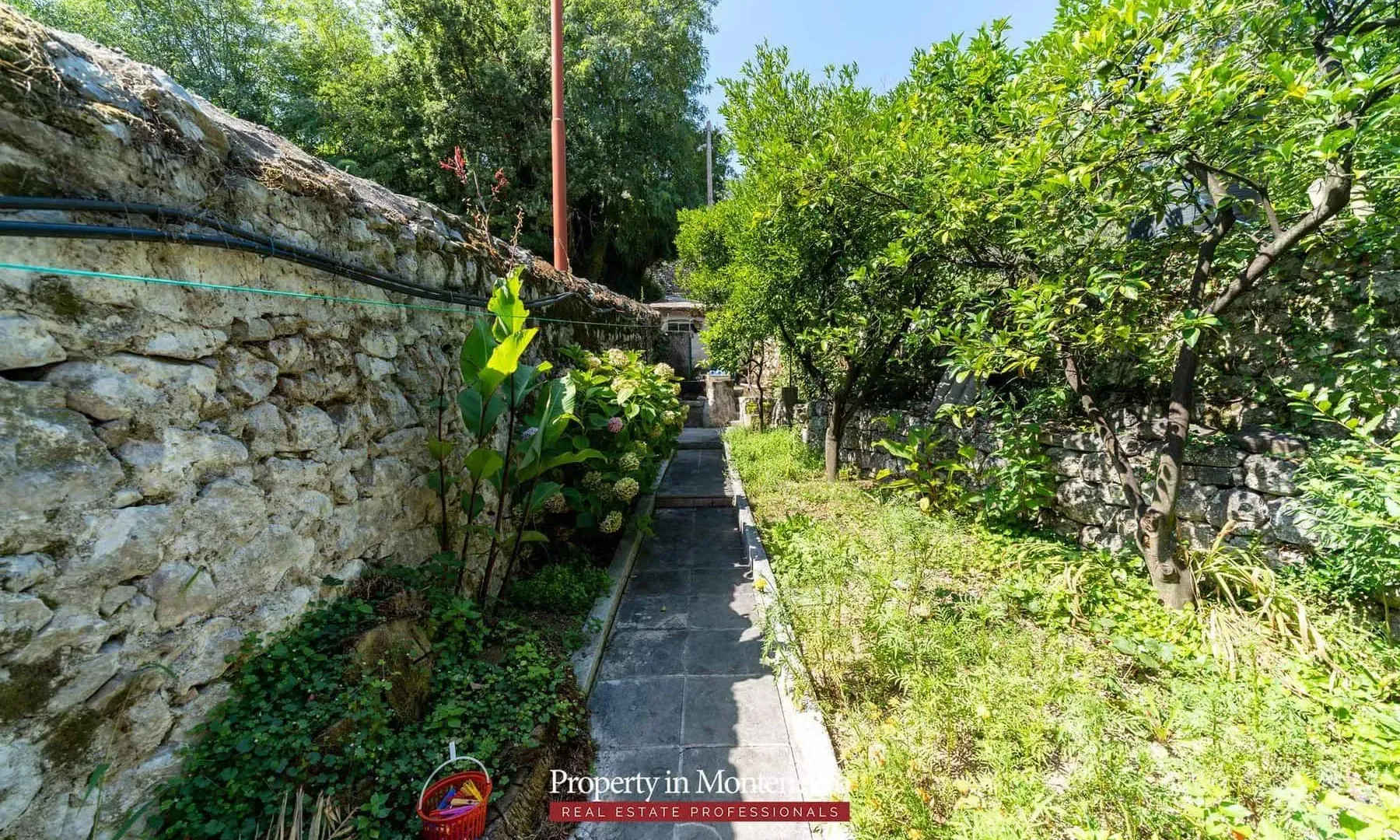 Prodaja, kuća, 321m², Prčanj, Kotor