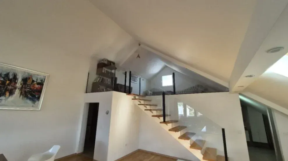 Prodaja, dvosoban stan, 120m², Stari Aerodrom, Podgorica