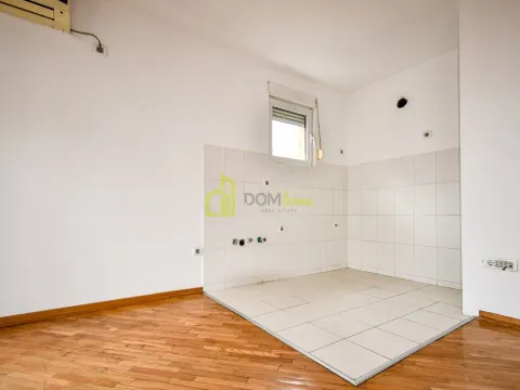 Prodaja, dvosoban stan, 52m², Stari Aerodrom, Podgorica - image 4