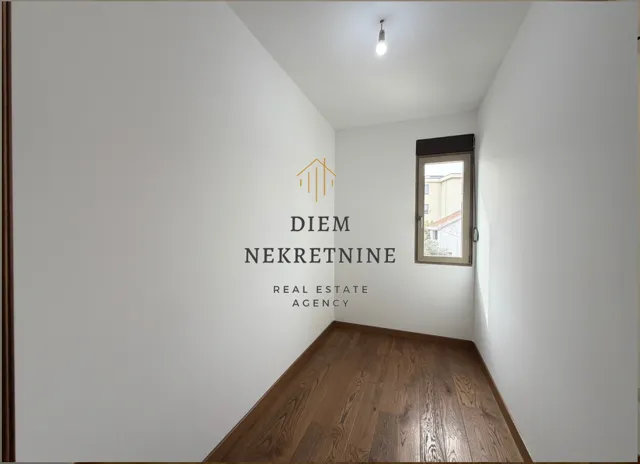 Rent, office space, 56m², City Kvart, Podgorica