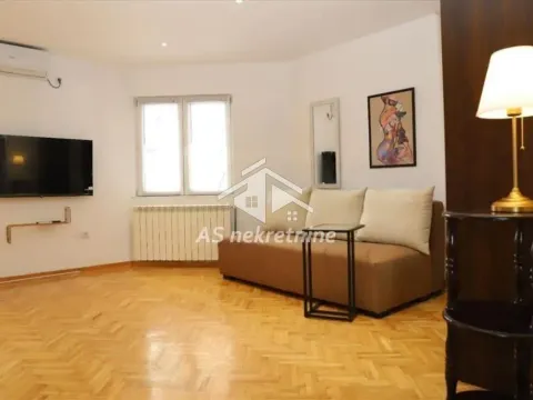 Izdavanje, dvosoban stan, 100m², Stari Grad, Beograd