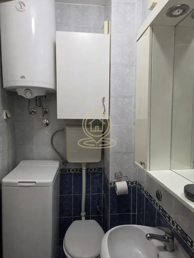 Izdavanje, garsonjera, 27m², Centar, Novi Sad