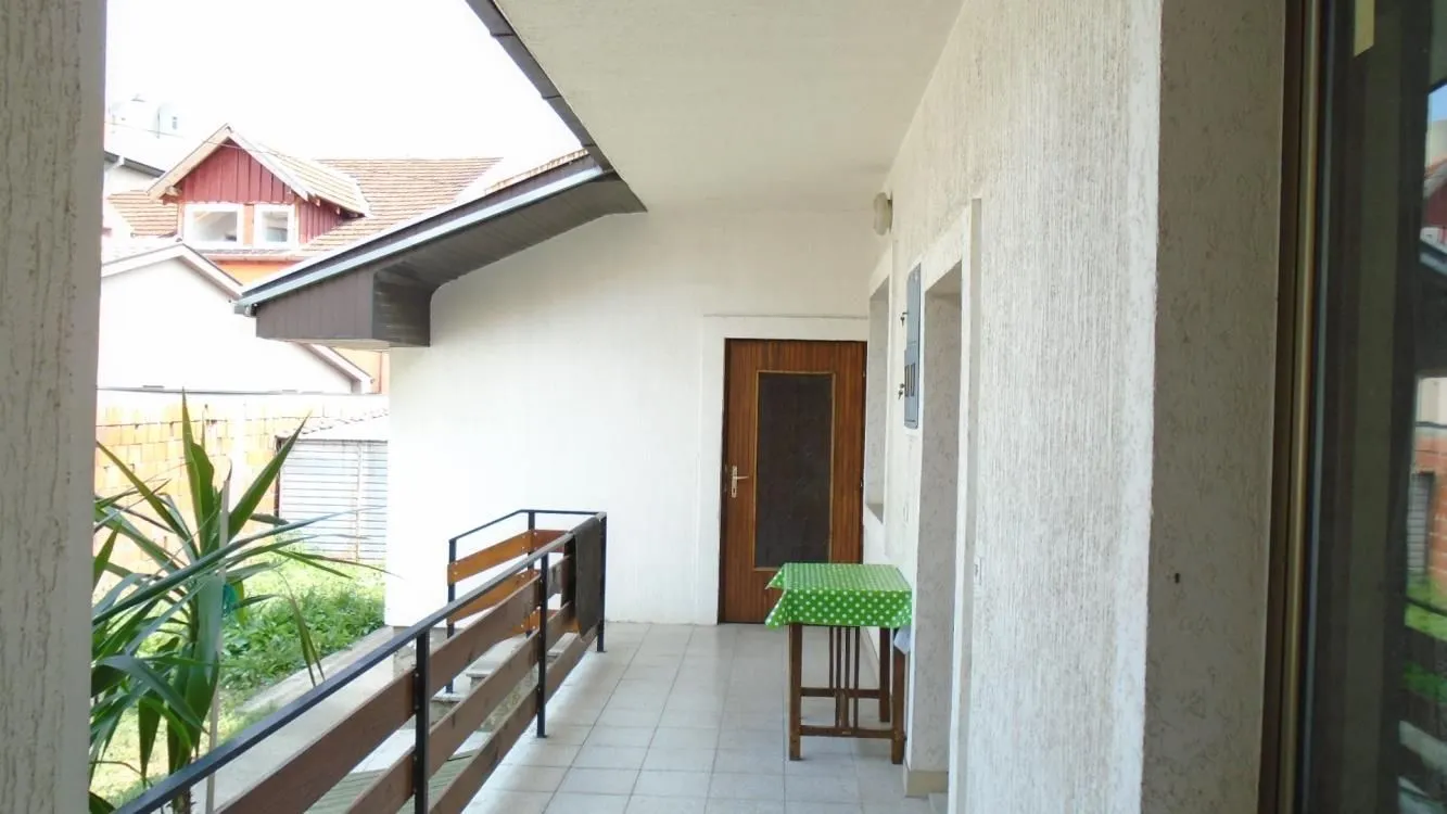 Prodaja, kuća, 250m², Centar, Jagodina
