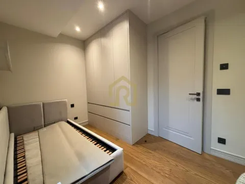 Izdavanje, četvorosoban stan, 143m², Cvetni Trg, Vračar Sve Podlokacije - image 18