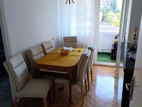 Prodaja, dvosoban stan, 72m², Novi Beograd Blok 70, Novi Beograd Sve Podlokacije - image 2