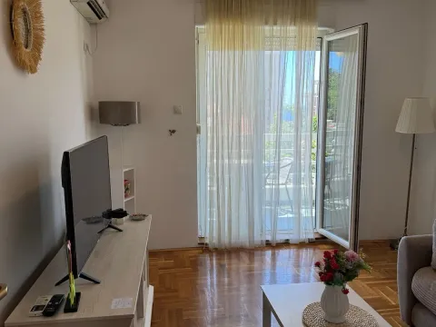 Sale, one bedroom apartment, 50m², Petrovac, Budva - image 3