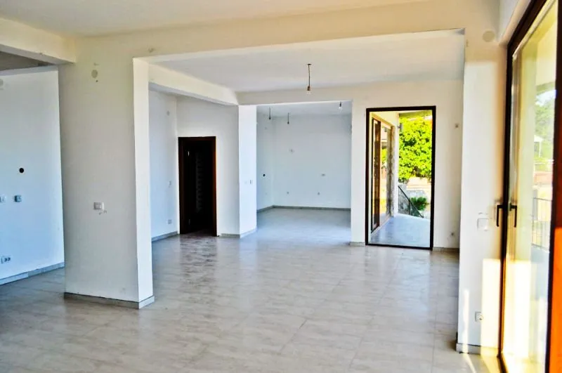 Sale, house, 600m², Bar, Crna Gora