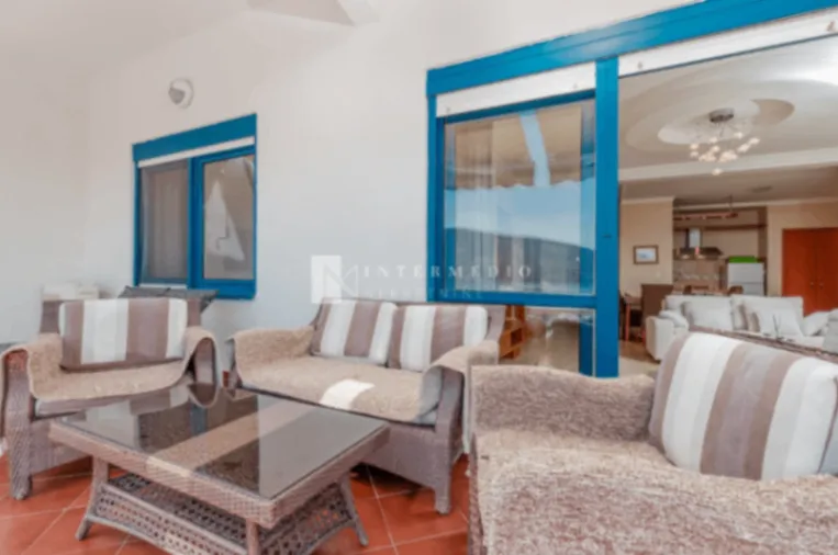 Izdavanje, jednosoban stan, 92m², Centar, Herceg Novi