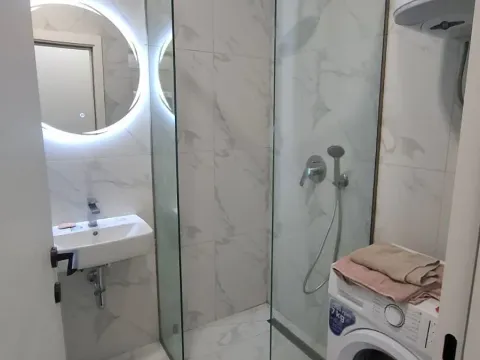 Izdavanje, jednosoban stan, 70m², Stari Aerodrom, Podgorica - image 9