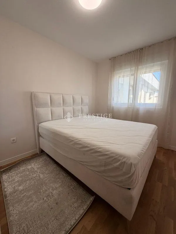 Rent, one bedroom apartment, 40m², Pobrežje, Podgorica