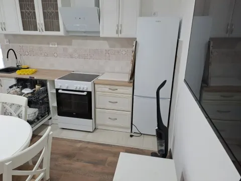 Rent, one bedroom apartment, 47m², Kalimanj, Tivat - image 2