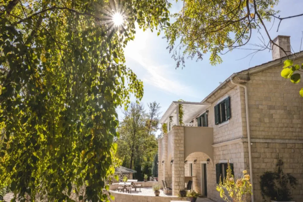 Prodaja, kuća, 300m², Mareza, Podgorica