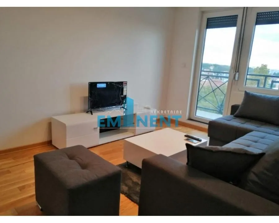 Izdavanje, trosoban stan, 57m², Uciteljsko Naselje, Zvezdara Sve Podlokacije