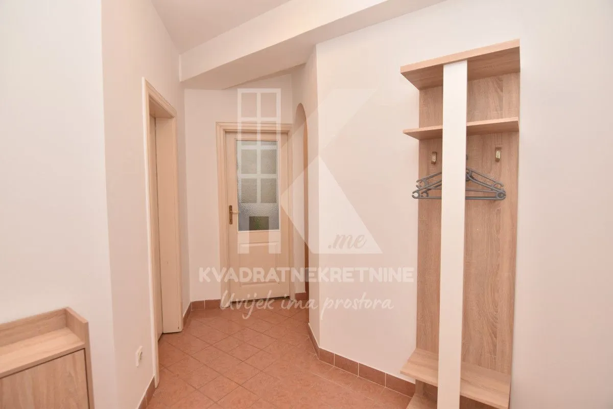 Izdavanje, jednosoban stan, 56m², Stara Varoš, Podgorica
