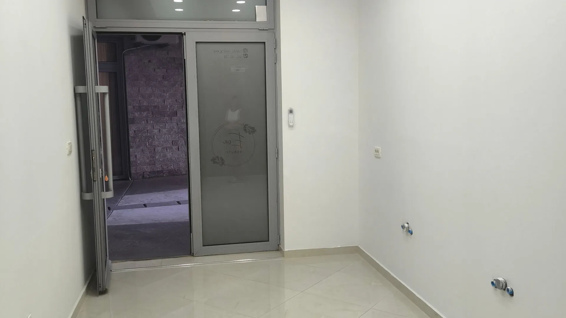 Izdavanje, poslovni prostor, 18m², Centar, Nikšić