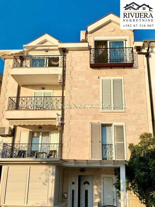 Sale, four bedroom apartment, 82m², Sveti Stefan, Budva