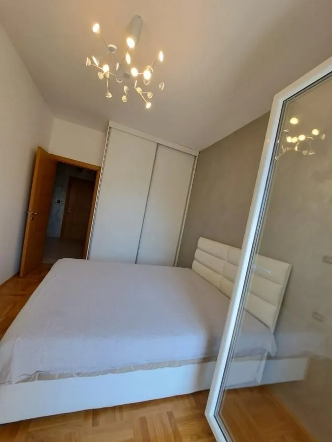 Rent, studio apartment, 51m², Centar, Tivat