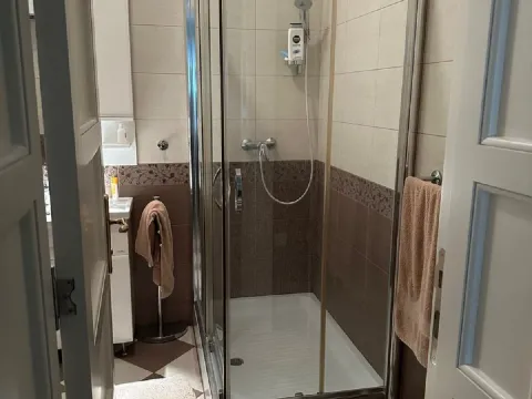 Prodaja, kuća, 250m², Altina, Beograd - image 10