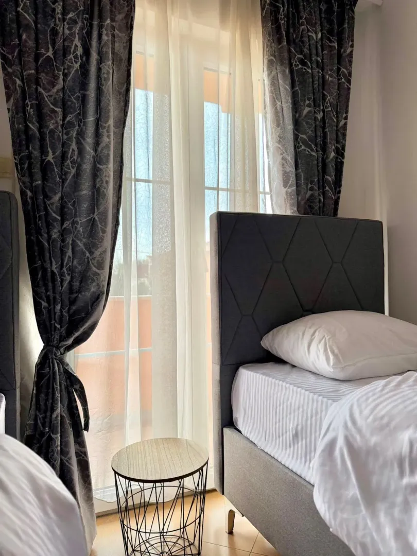Rent, house, 200m², Gornja Gorica, Podgorica