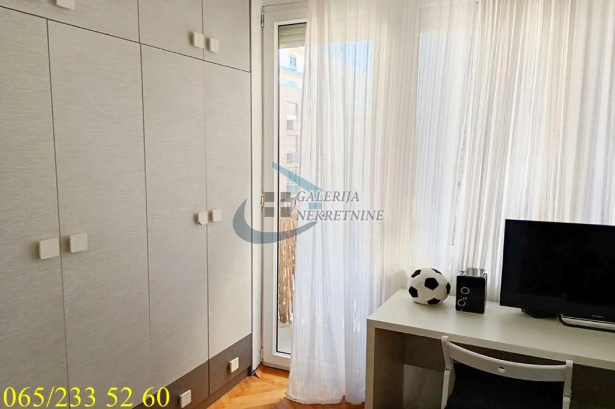 Prodaja, trosoban stan, 69m², Vračar Sve Podlokacije, Beograd
