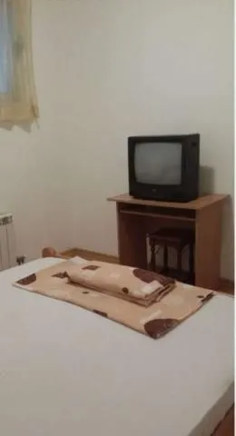 Izdavanje, dvosoban stan, 50m², Crveni Krst, Beograd