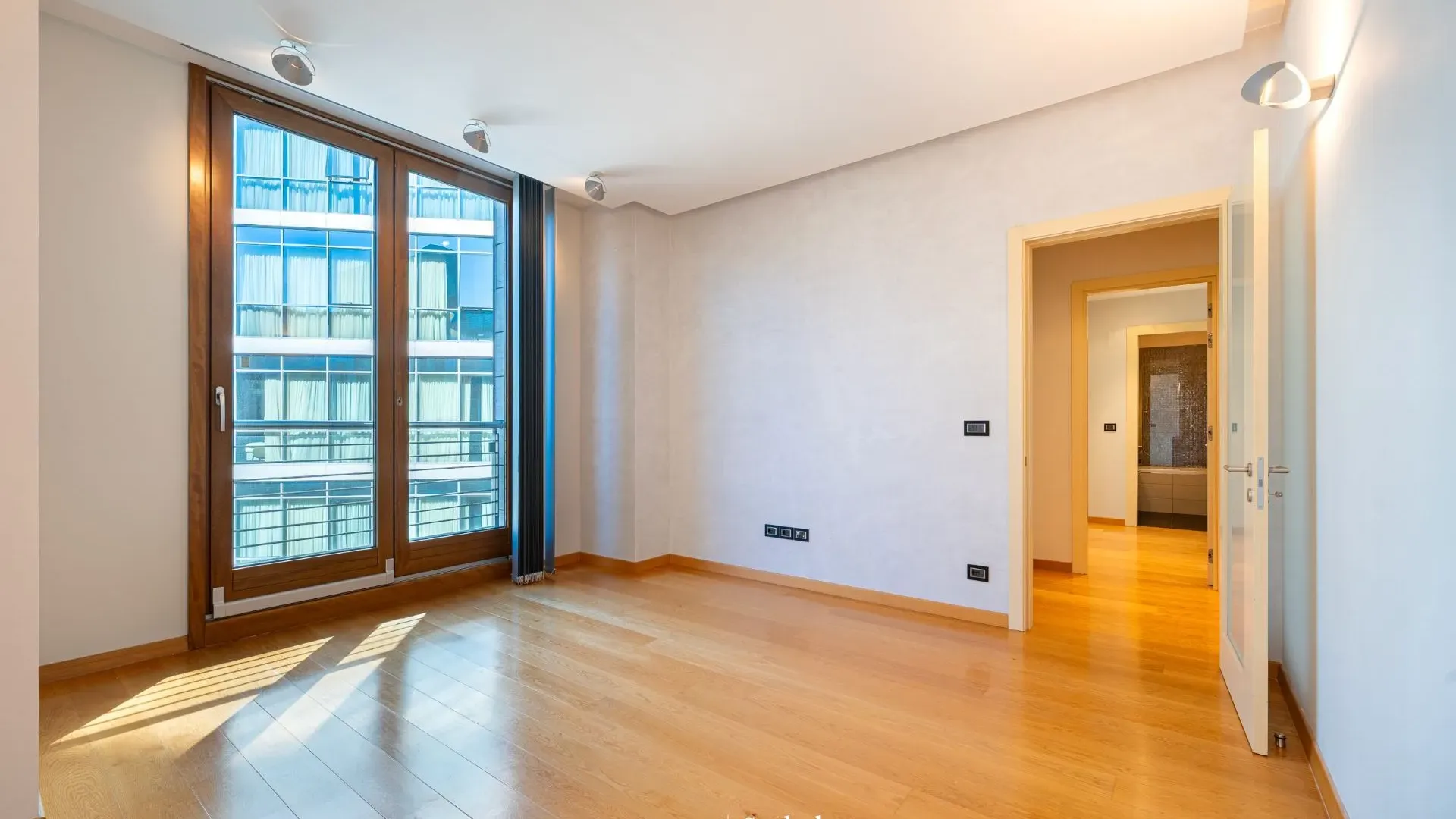 Prodaja, dvosoban stan, 88m², Kod Capital Plaze, Podgorica