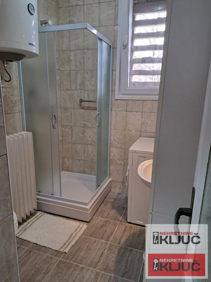 Prodaja, trosoban stan, 71m², Spens, Novi Sad Sve Podlokacije