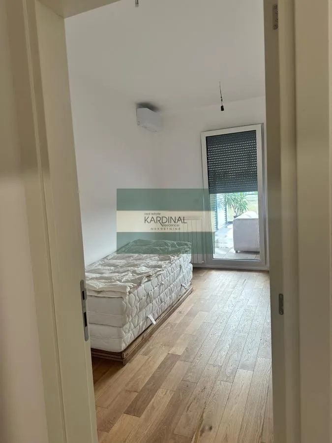 Prodaja, trosoban stan, 106m², Bubanj, Kragujevac