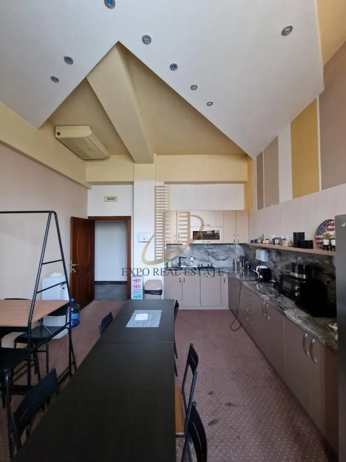 Rent, office space, 690m², Novo naselje, Novi Sad