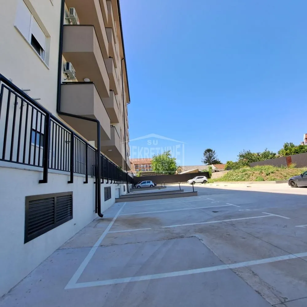 Prodaja, trosoban stan, 57m², Centar, Subotica