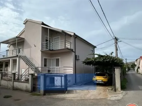 Izdavanje, jednosoban stan, 35m², City Kvart, Podgorica - image 1