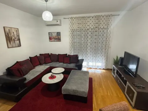 Izdavanje, dvosoban stan, 74m2, City Kvart, Podgorica