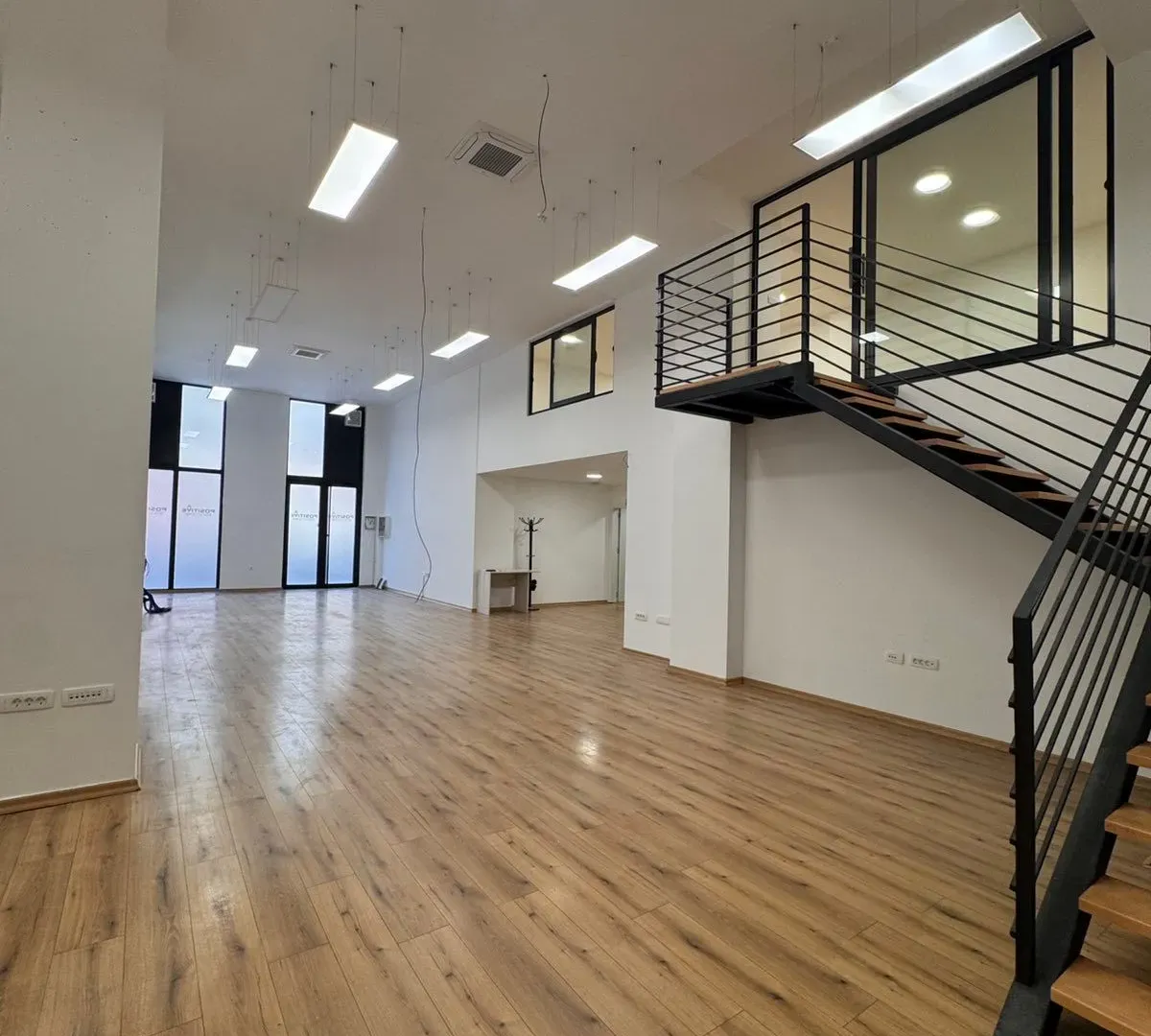 Rent, four bedroom apartment, 200m², Bečići, Budva