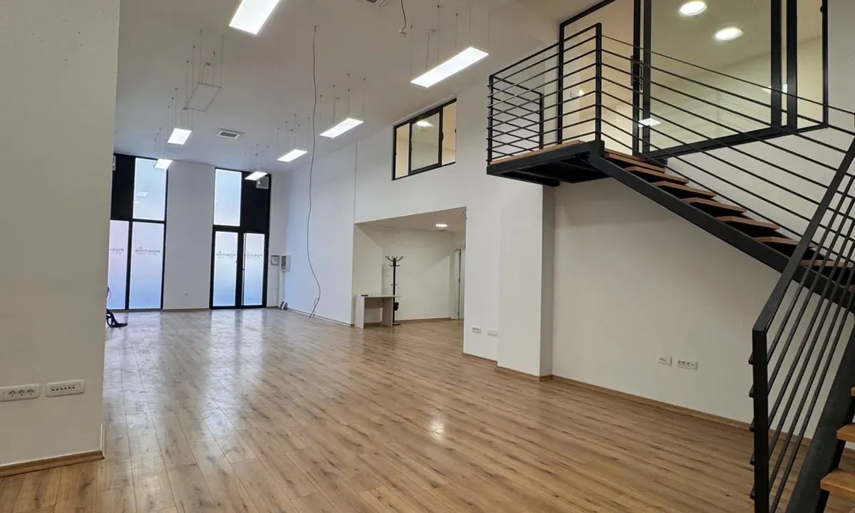 Rent, four bedroom apartment, 200m², Bečići, Budva