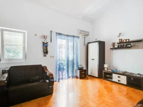 Sale, two bedroom apartment, 82m², Budva, Crna Gora - image 8