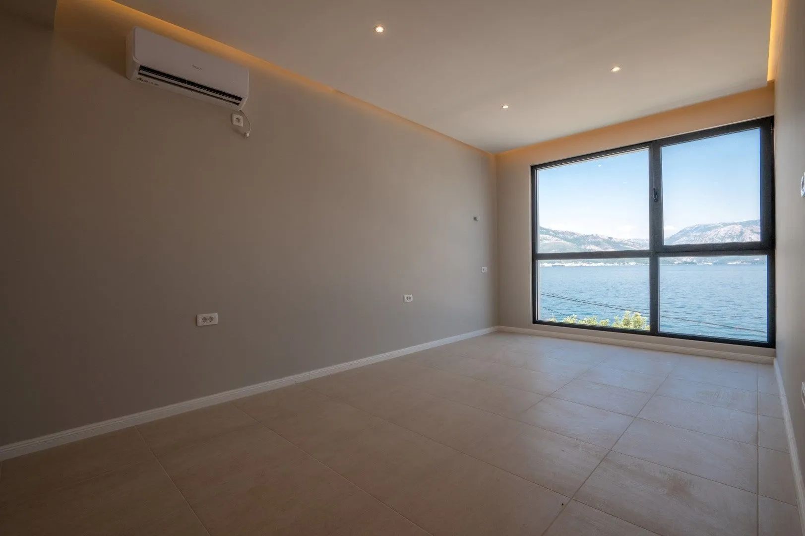 Prodaja, kuća, 200m², Krašići, Tivat