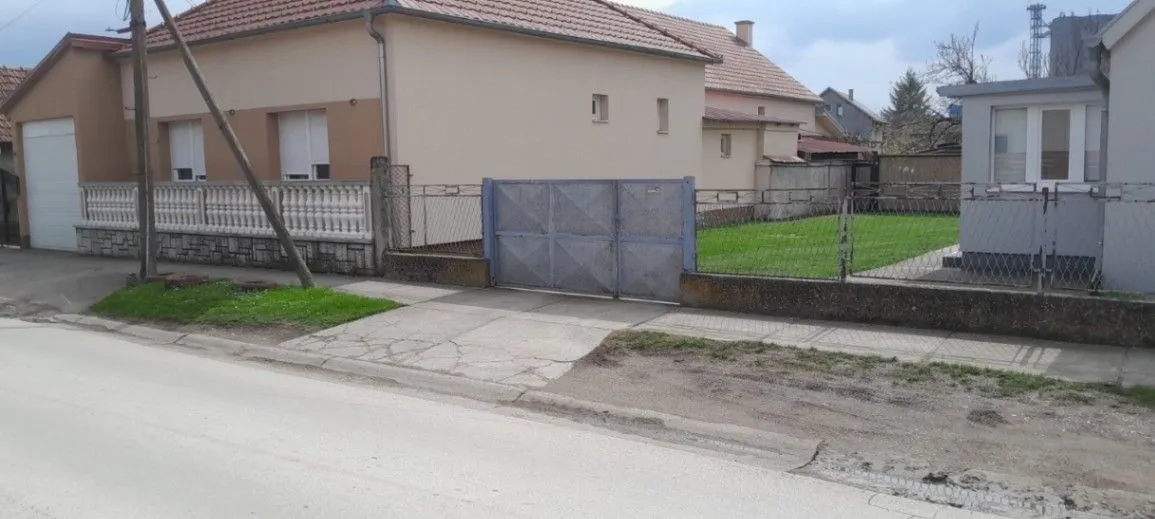 Sale, house, 280m², Sremska Mitrovica, Srbija