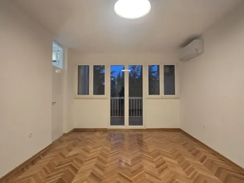 Izdavanje, dvosoban stan, 65m², Autobuska stanica, Podgorica - image 12