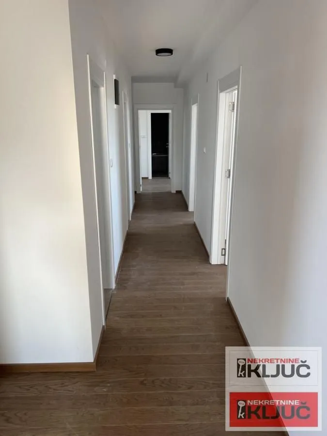 Prodaja, stan, 207m², Telep, Novi Sad Sve Podlokacije