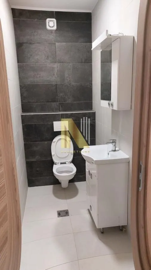 Prodaja, trosoban stan, 78m², Petrovaradin, Novi Sad