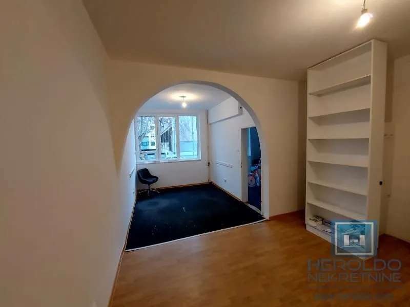 Sale, office space, 72m², Centar, Jagodina