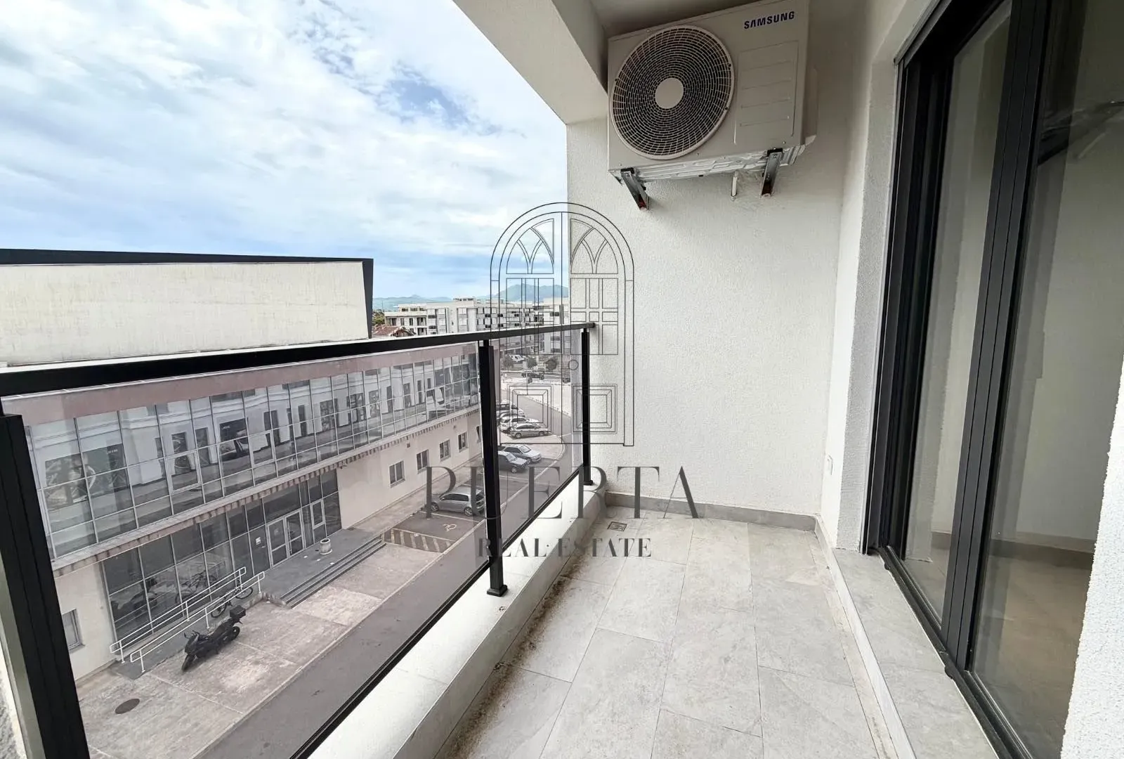 Prodaja, jednosoban stan, 57m², Tološka šuma, Podgorica