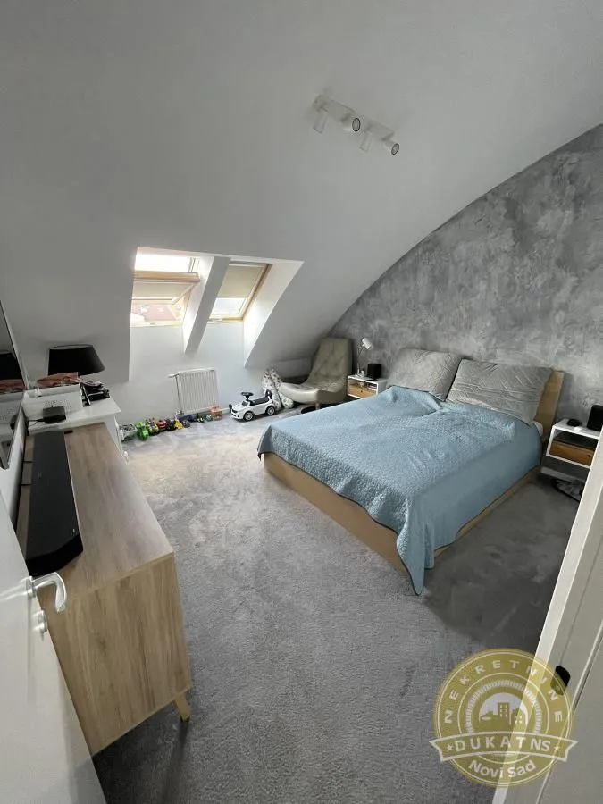 Prodaja, četvorosoban stan, 79m², Centar, Novi Sad