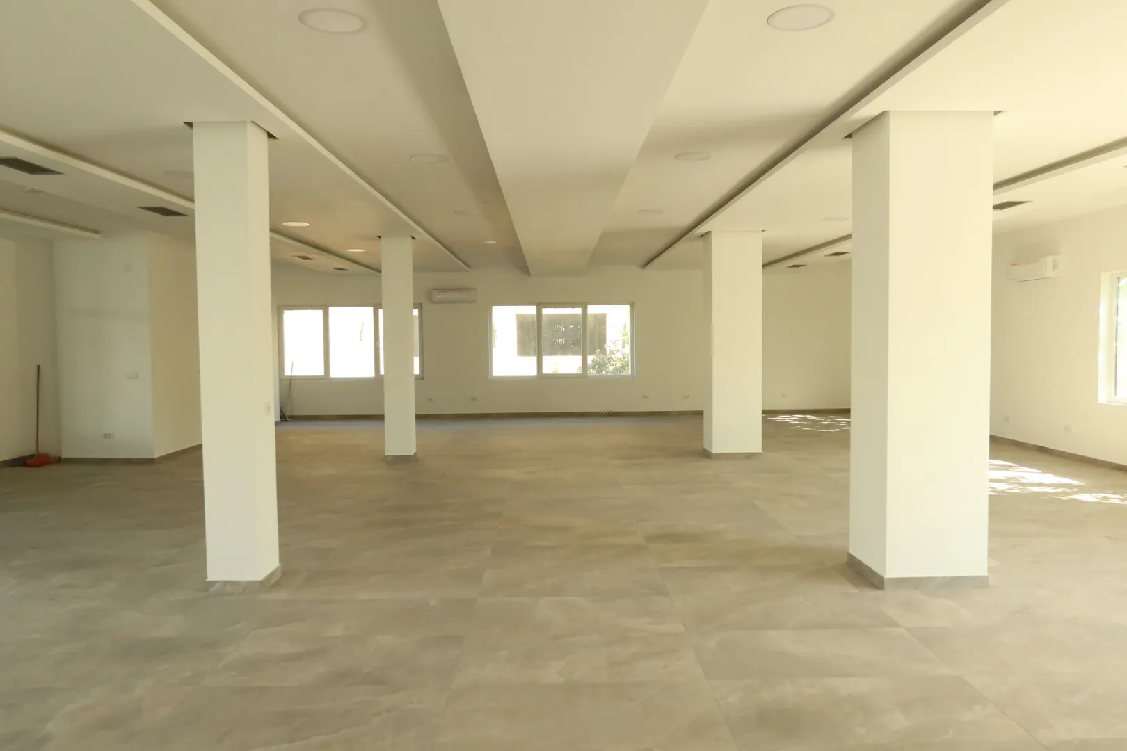 Rent, office space, 250m², Zemun Polje, Beograd