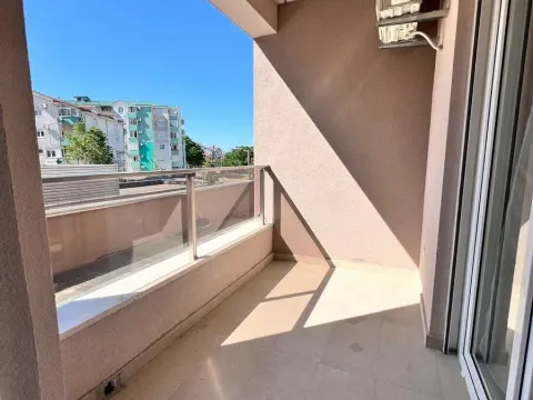 Rent, one bedroom apartment, 46m², Stari Aerodrom, Podgorica - image 10