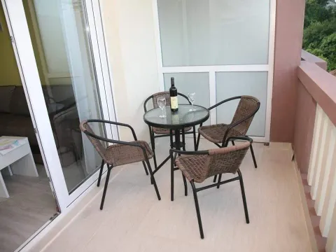 Izdavanje, jednosoban stan, 48m², Seljanovo, Tivat - image 2