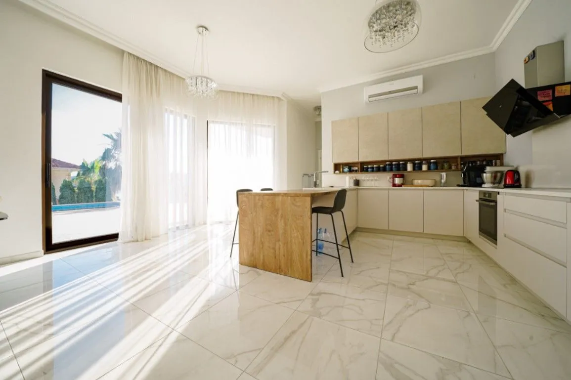 Sale, house, 285m², Kava, Tivat