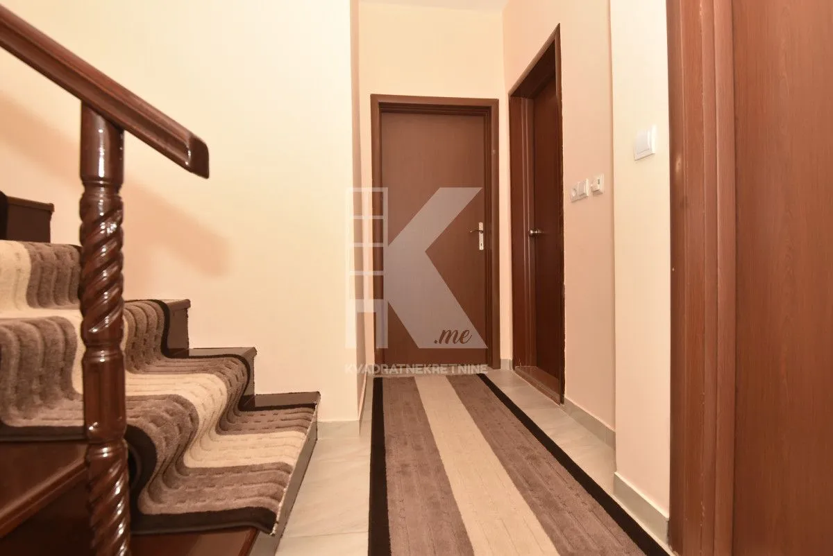 Rent, house, 200m², Stari Aerodrom, Podgorica